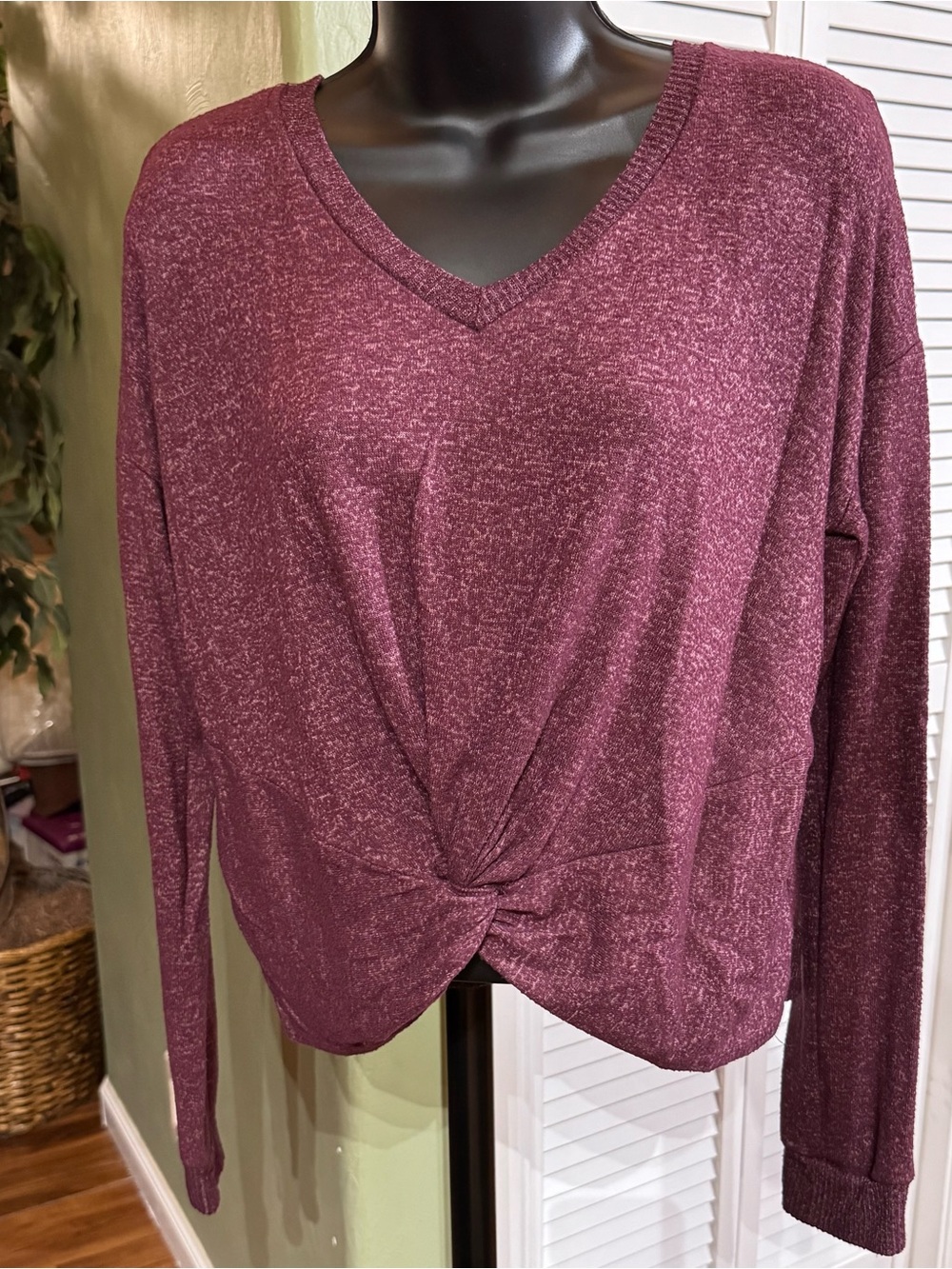 SO Brand Heathered Burgundy Long Sleeve Twist Crop Style Knit Top - Size Small